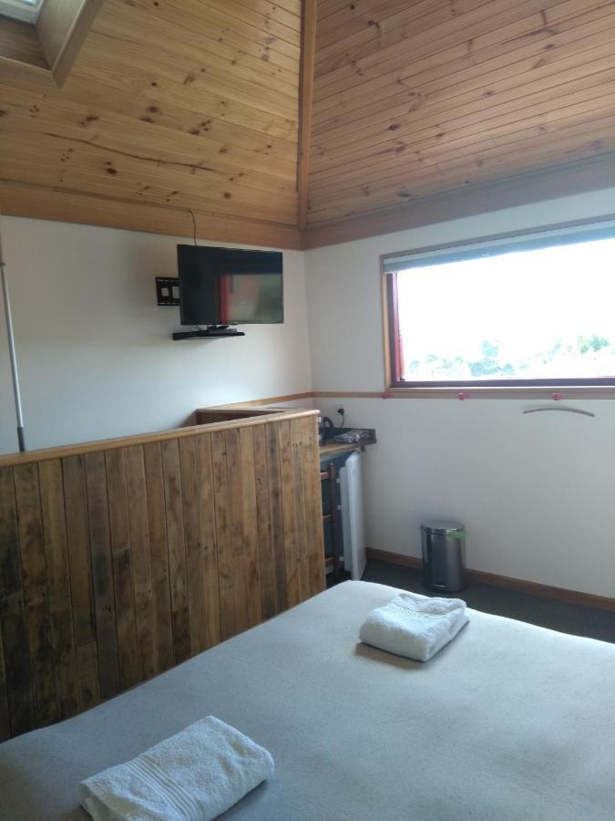 Lilydale Cherry Top Farmstay - Boutique Eco Village מראה חיצוני תמונה